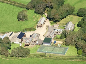 Fentrigan Manor Farm & Holiday Cottages